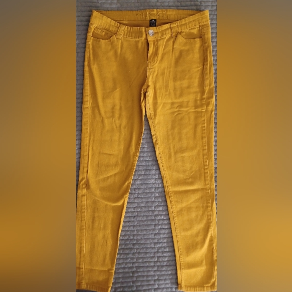 RUE 21 Yellow/Mustard Stretch Jegging (7/8R)